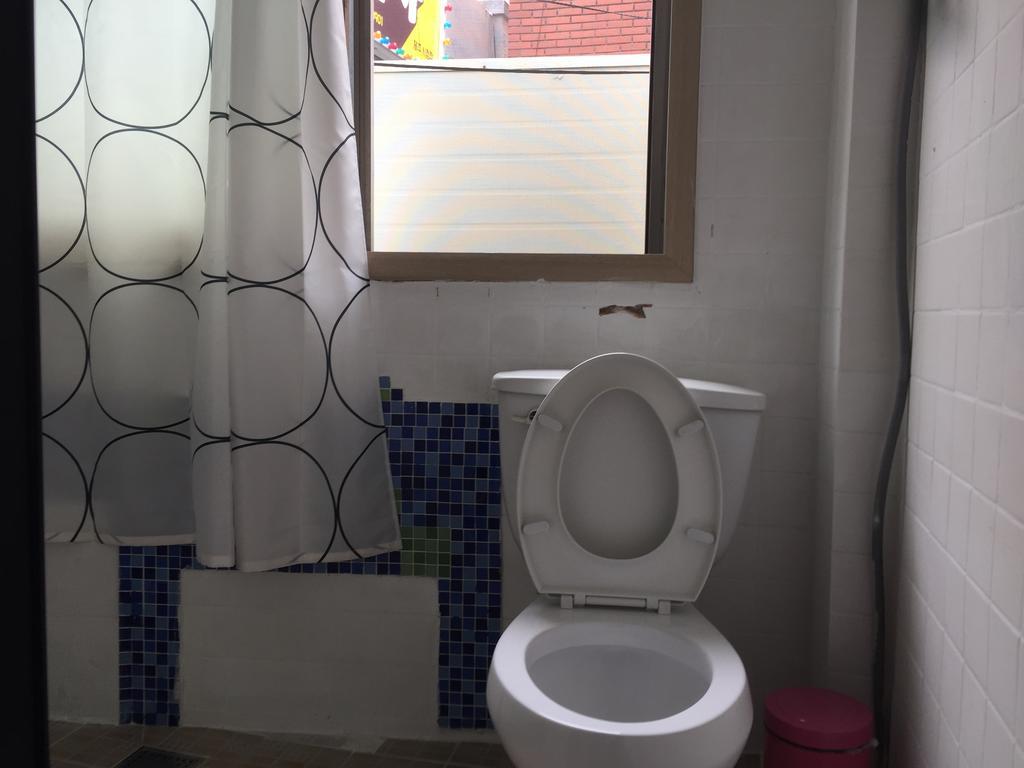 Backpackers In Jeju City Center מראה חיצוני תמונה