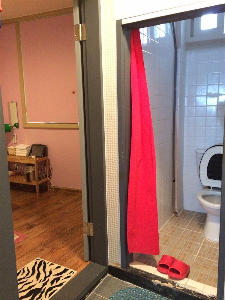 Backpackers In Jeju City Center מראה חיצוני תמונה