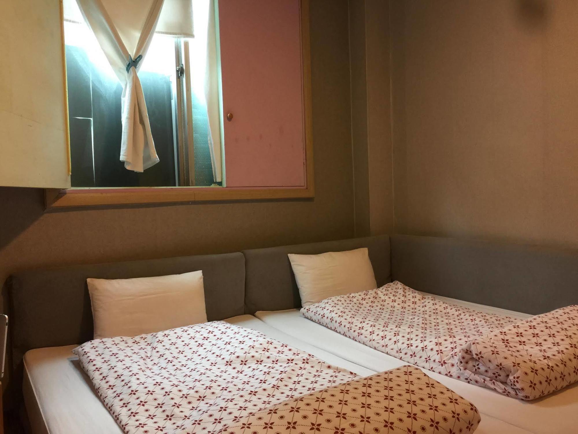 Backpackers In Jeju City Center מראה חיצוני תמונה