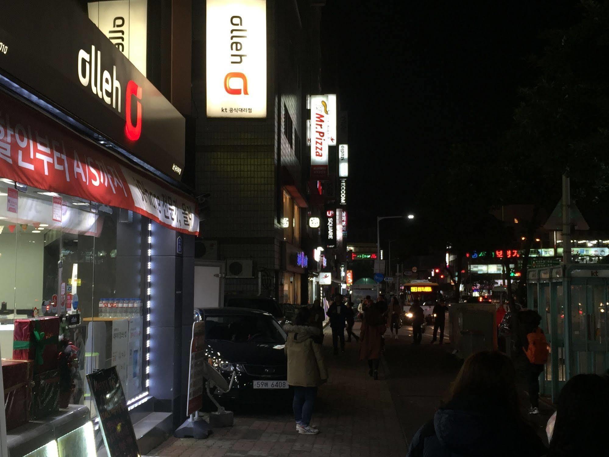 Backpackers In Jeju City Center מראה חיצוני תמונה