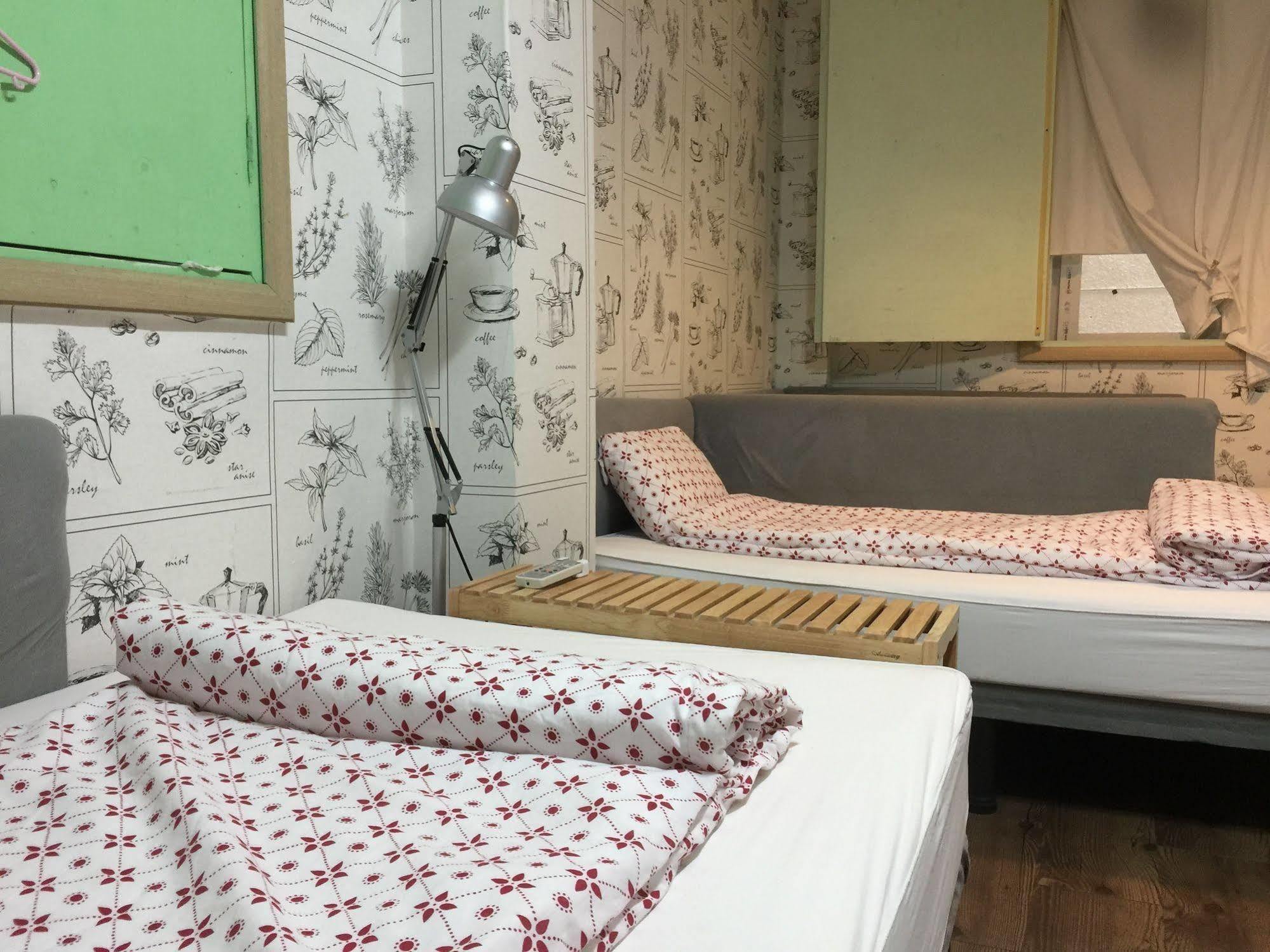 Backpackers In Jeju City Center מראה חיצוני תמונה