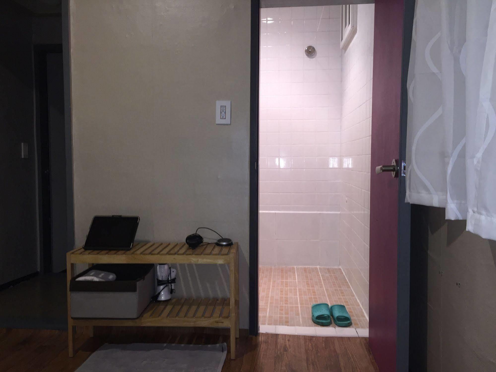 Backpackers In Jeju City Center מראה חיצוני תמונה