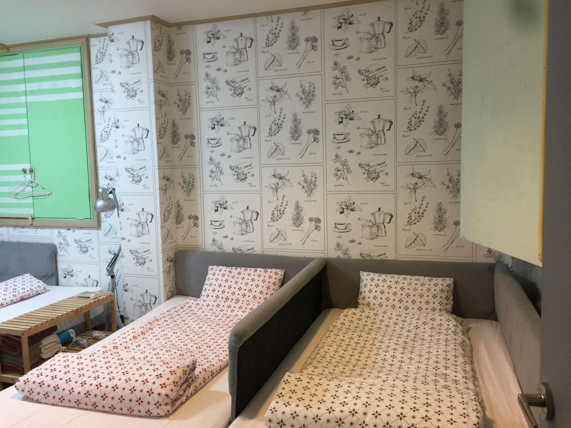 Backpackers In Jeju City Center מראה חיצוני תמונה