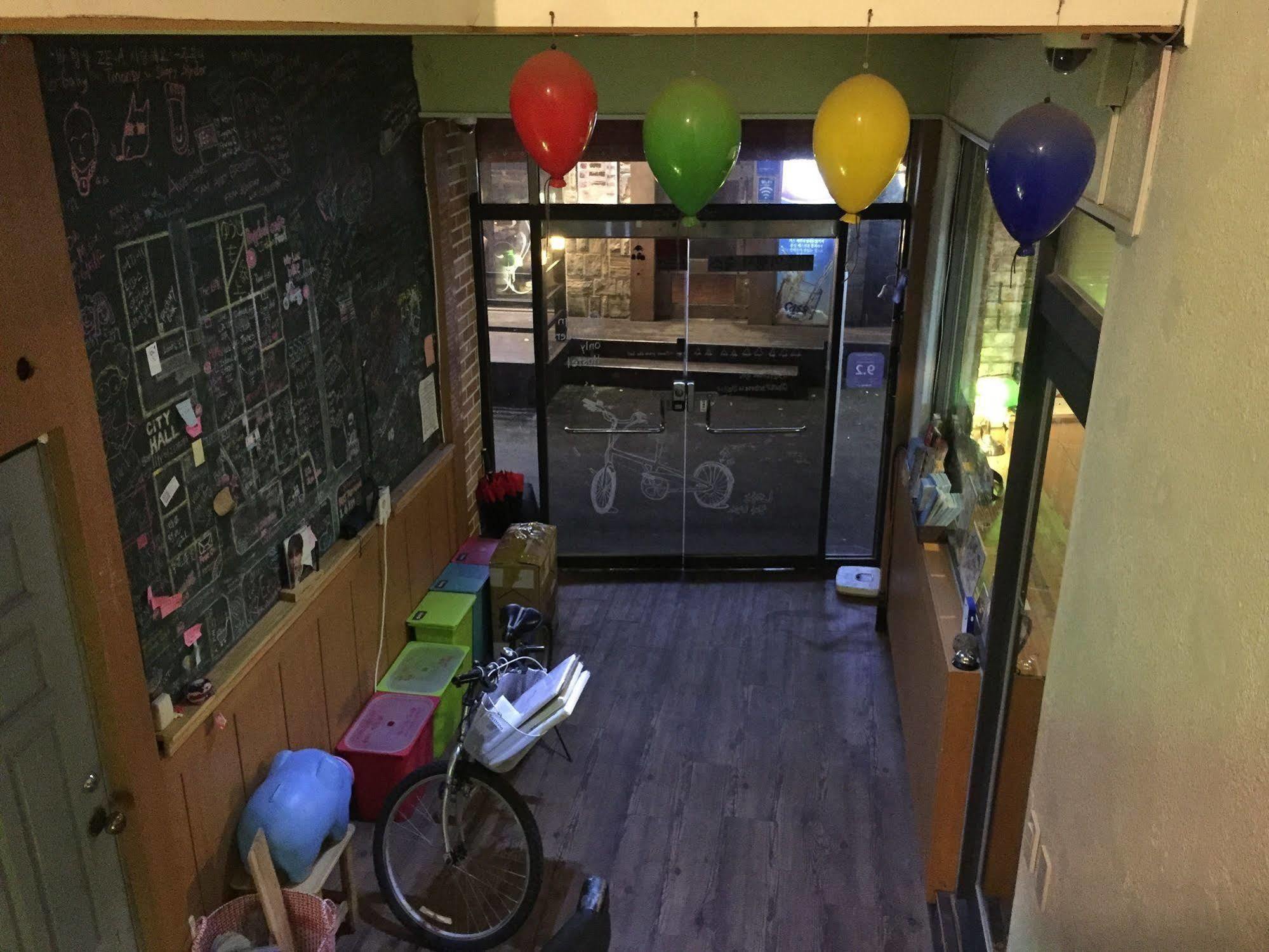 Backpackers In Jeju City Center מראה חיצוני תמונה